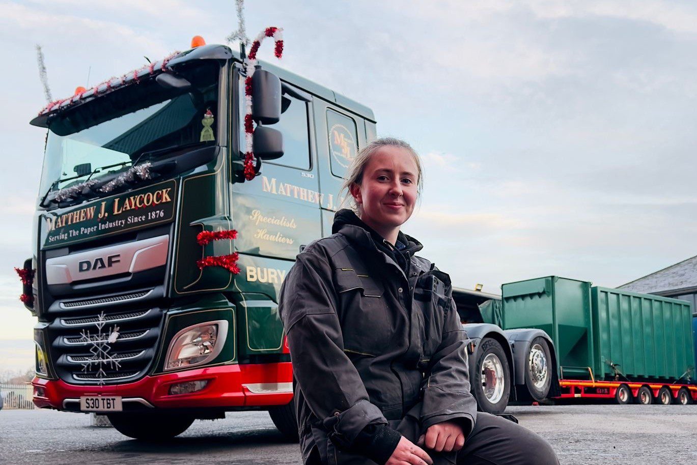 Read more about the article Truck driver Jessica launches logistics career with apprenticeship distinction.